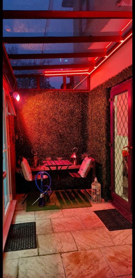 Apartment With Private Hot Tub, Sauna, Ice Bath, Gym Рейнхем Екстер'єр фото